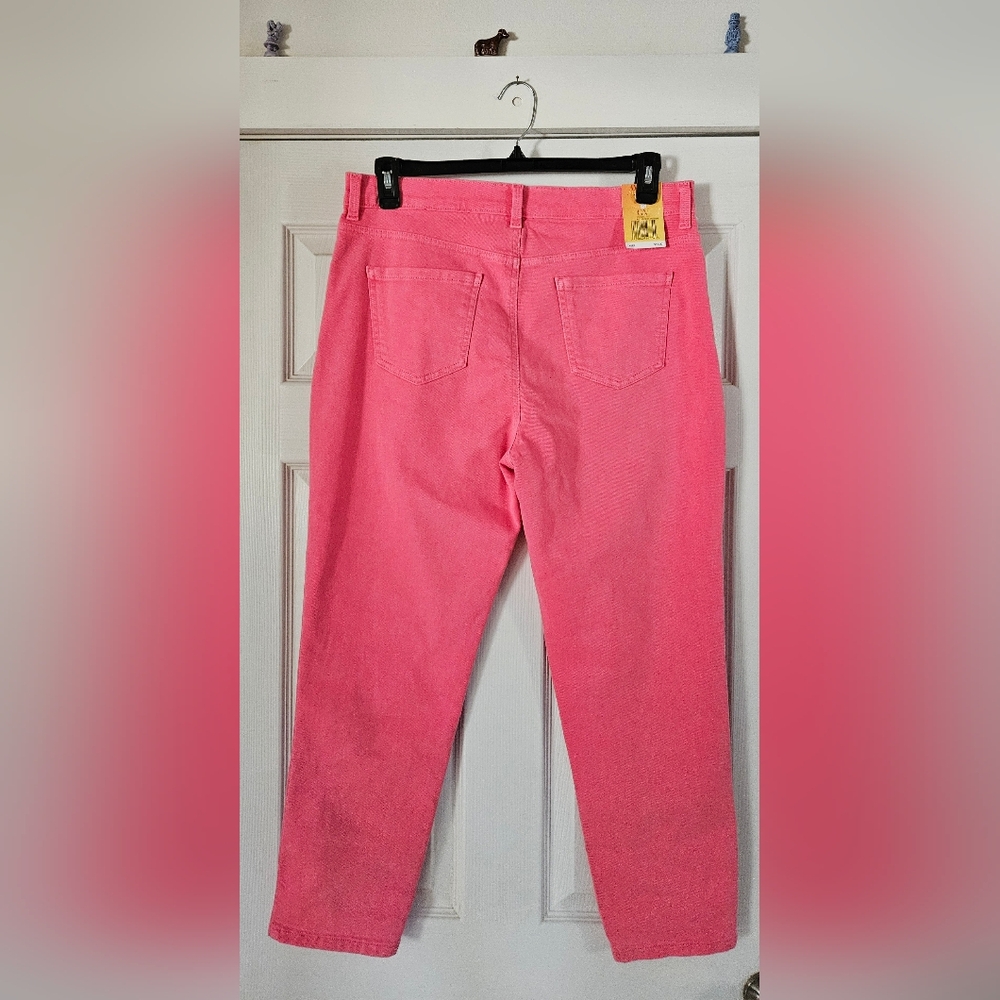 NWT Gloria Vanderbilt Women's Bright Pink Straight Leg Jeans 12 - Picture 2 of 6